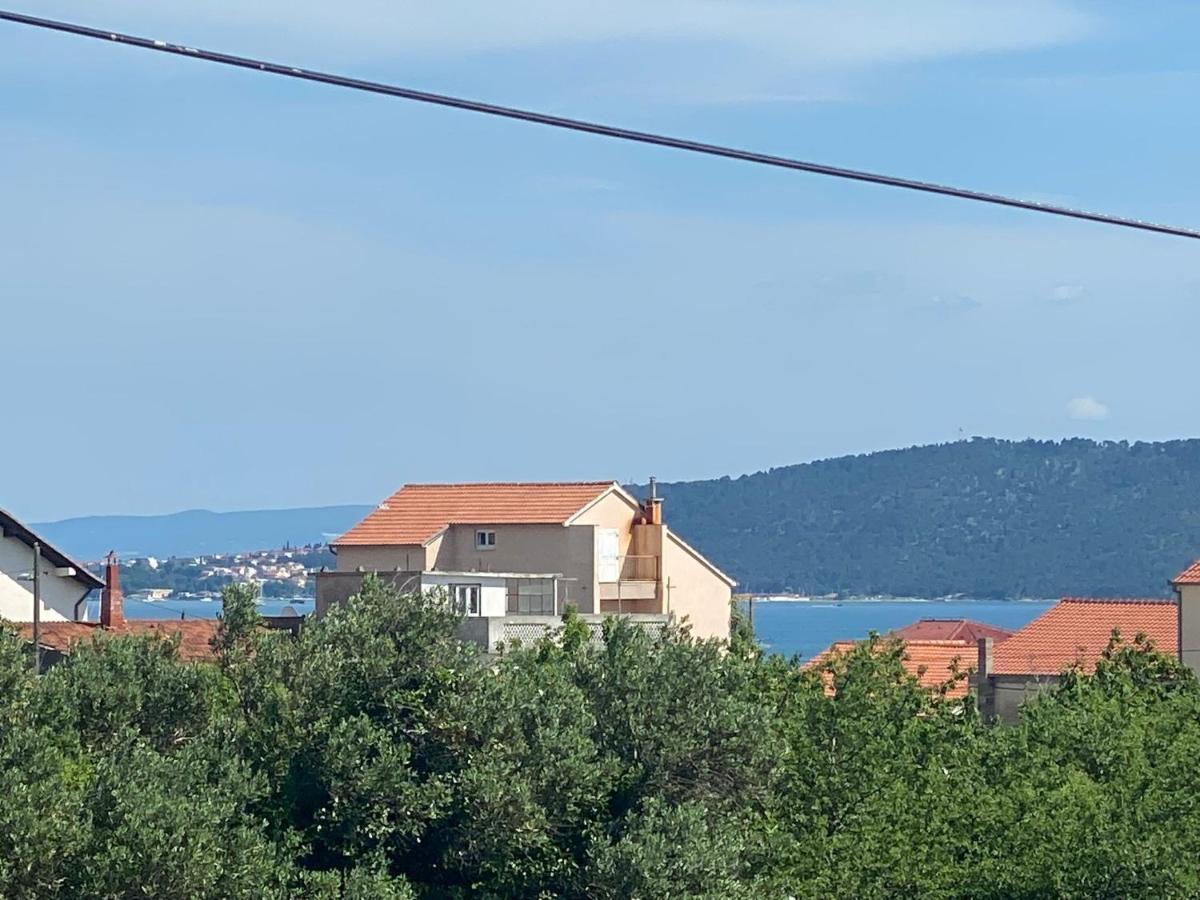 Apartment Milena Kastela Mit Whirlpool Экстерьер фото