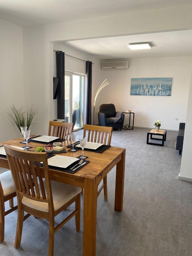 Apartment Milena Kastela Mit Whirlpool Экстерьер фото